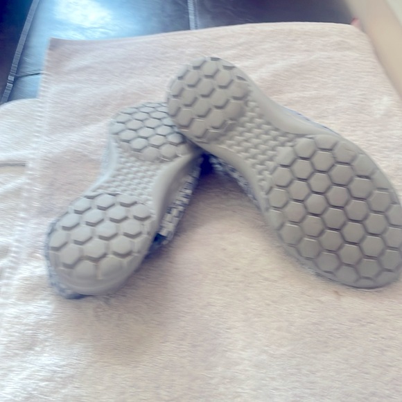 Sandals very comfortable, cute, Stretchy Bernie Mev Blues, Silver & Grey - Picture 2 of 5